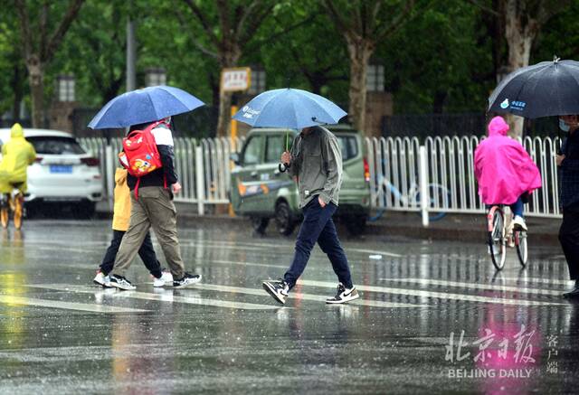 北京清晨迎接春雨问候！今明两天气温下降