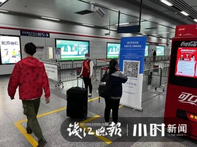 很多人被拦下！杭城公共场所全面实施扫码检验首日：不少市民测了核酸却忘了一件事