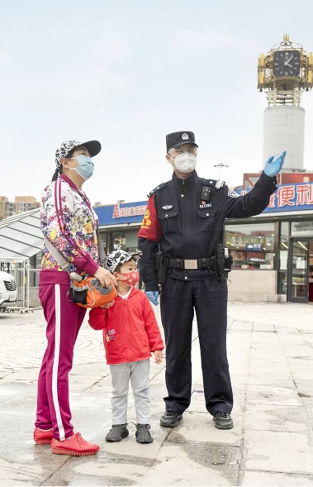 北京铁路警方：对各类涉疫违法行为密切关注、严厉打击