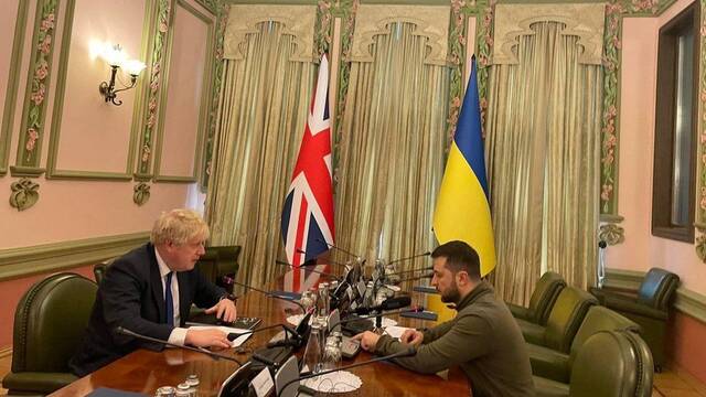 约翰逊与泽连斯基会面图源：乌克兰驻英大使馆