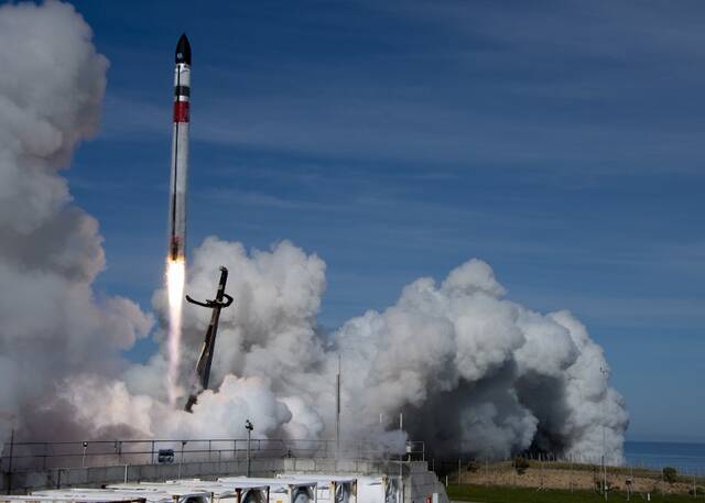 美国航天技术公司火箭实验室用直升机捕获推进器创火箭回收里程碑