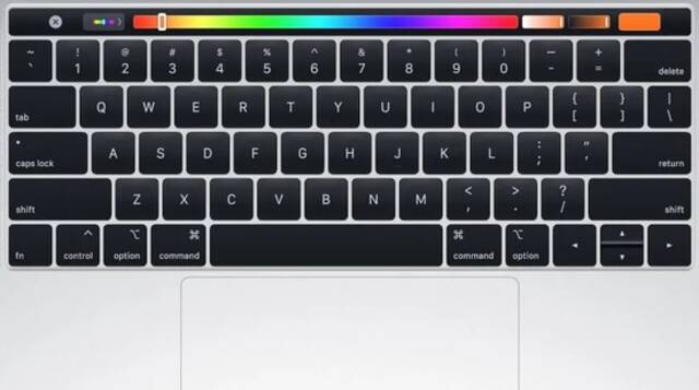 MacBook Pro上的第一代 Touch Bar设计甚至没有 ESC按键｜Apple