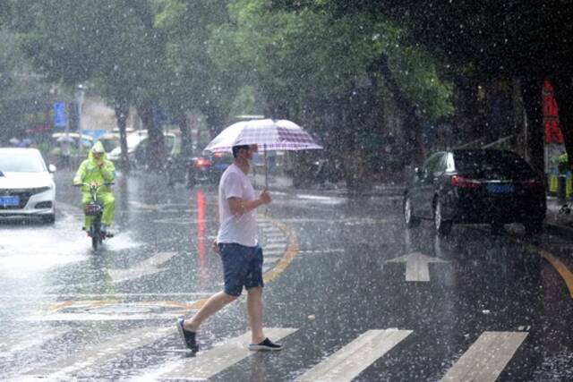 最高温测得32.5℃，周末高温+雷雨上线！未来一周……