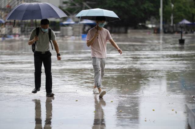 最高温测得32.5℃，周末高温+雷雨上线！未来一周……