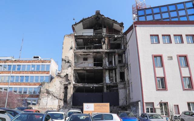 ▲这是2022年3月21日在塞尔维亚贝尔格莱德拍摄的曾经遭遇空袭的塞尔维亚广播电视台大楼。图/新华社