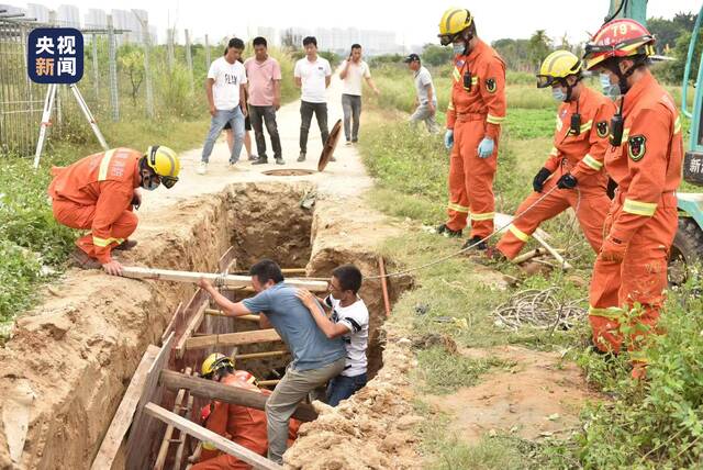 福建厦门一排污管道施工时塌方 2人被埋其中1人遇难