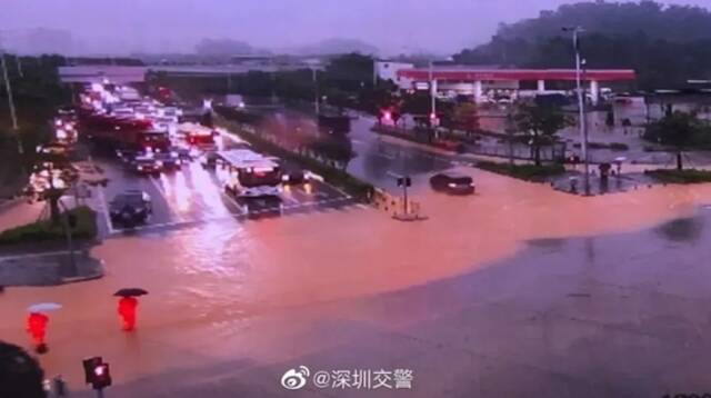 暴雨红色预警生效中！公园暂停游园、易积水路段注意