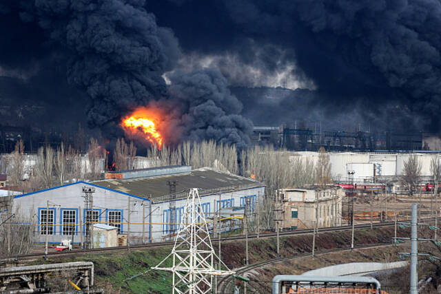 俄军击中乌克兰一处炼油厂（资料图）