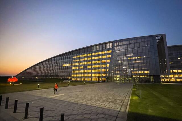 这是2022年3月24日在比利时布鲁塞尔拍摄的北约总部。新华社记者郑焕松摄