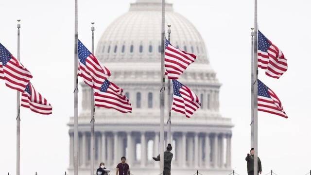 华盛顿特区降半旗，图自BBC