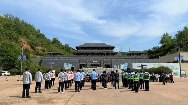 蓝田县法院旅游巡回法庭揭牌成立