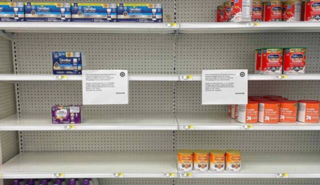 美国超市货架配方奶粉被一扫而空（资料图）