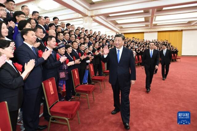 5月25日，党和国家领导人习近平、李克强、王沪宁、韩正等在北京人民大会堂会见第九次全国信访工作会议代表。新华社记者谢环驰摄