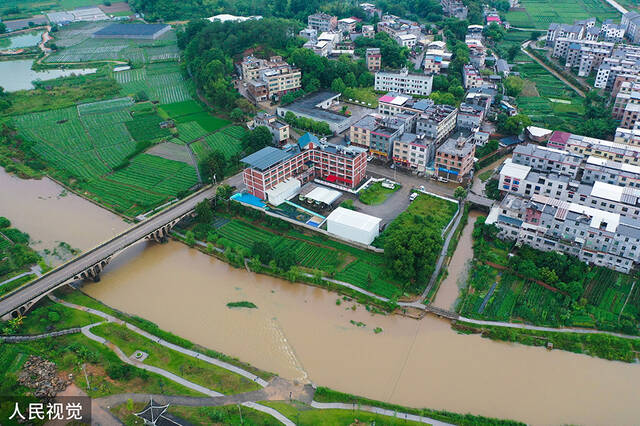 2022年5月28日，福建省龙岩市武平县中山镇太平村出现暴雨，连片农田受淹。修永清/人民视觉图