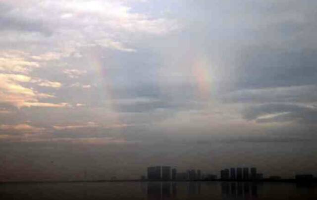 仙！今早杭州西湖边这一幕被刷屏，网友：美到难以形容