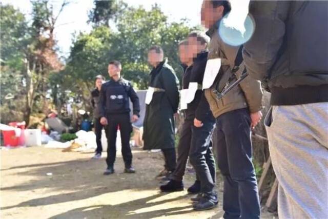 全国少见特大制贩毒案宣判：潜藏深山疯狂制毒 制毒者被判死刑