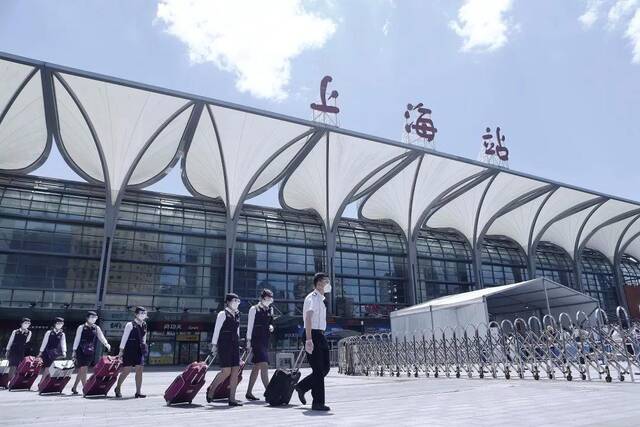 上海各大火车站逐步恢复运行！