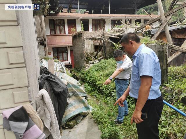 四川调拨省级救灾物资8140件到地震受灾地区