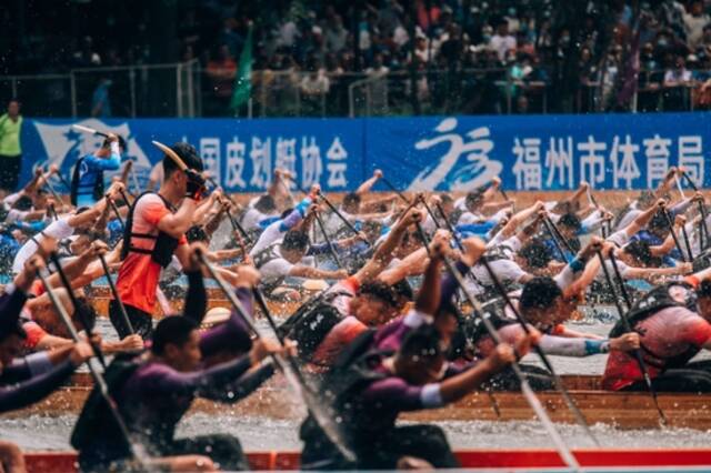 6月1日，福州举办了首届世界龙舟联赛图东方ic