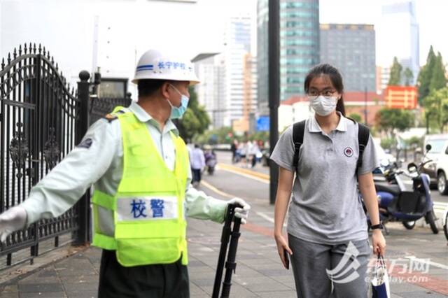 高二高三学生今日重回校园 直击返校现场