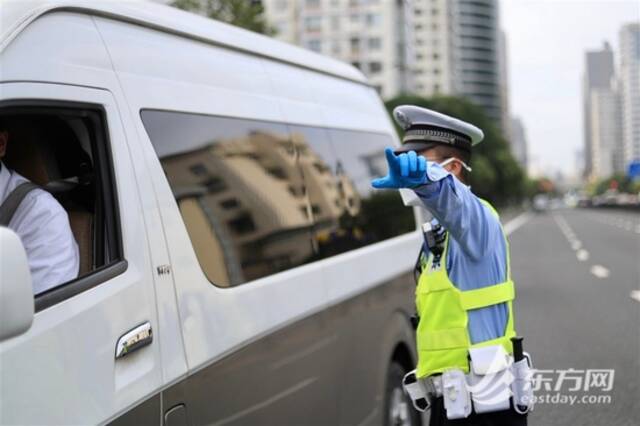 高二高三学生今日重回校园 直击返校现场