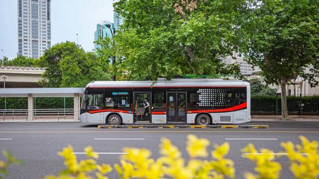 6月6日起，上海28条高峰线和34条夜宵线全面恢复营运