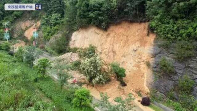 福建上杭暴雨致局地发生山洪 10处塌方 多地启动防汛防台二级响应