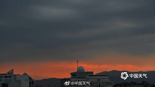 美！北京天空现晚霞 夜间有降雨