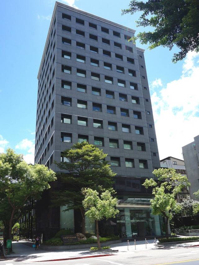 图片说明：图为“日台交流协会”台北事务所所在的通泰商业大楼。