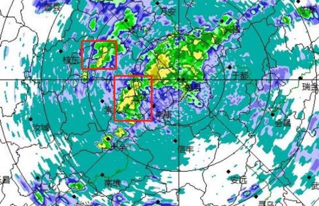 赣南部分地区遭暴雨侵袭 江西发布地质灾害气象风险预警