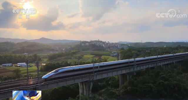 中国这十年  我国“四纵四横”高铁网全面建成