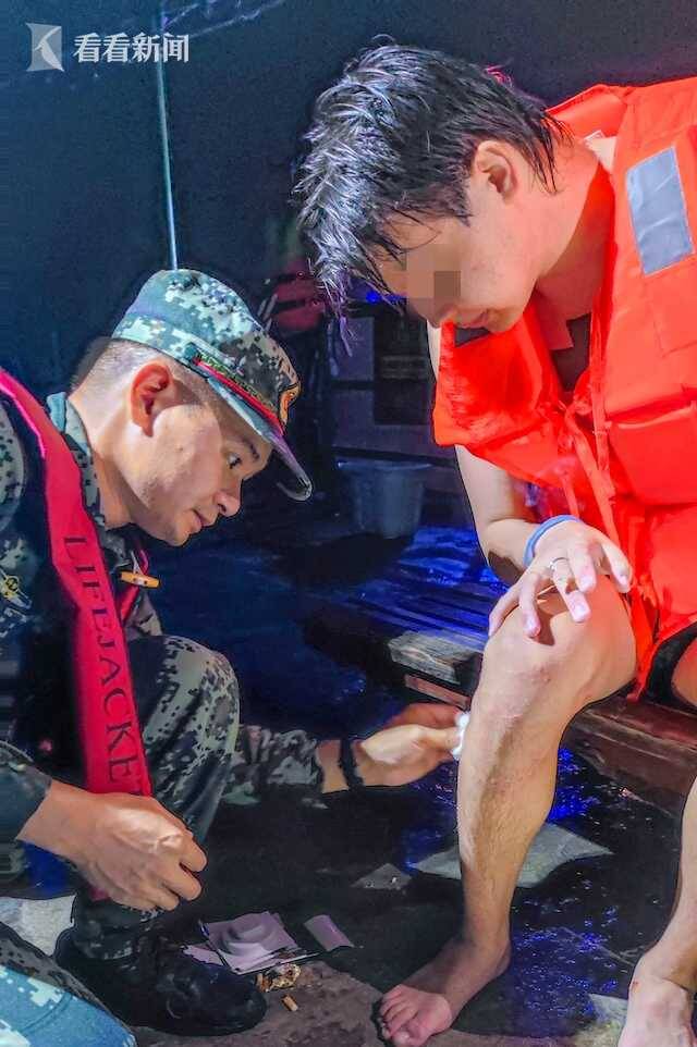 视频｜游客半夜私自下海遇险，多亏海警施救及时