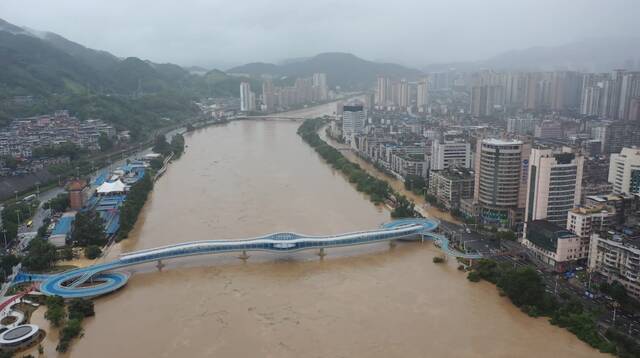 新华全媒+｜福建：受灾地区抢修道路清理农田