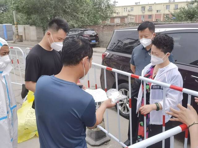 北京石景山累计3例感染者：涉疫街道全力做好封管控区管理