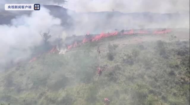 西班牙北部山火又起 养老院77人紧急撤离