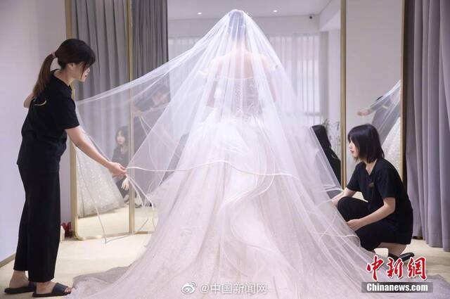 中国人2020年平均初婚年龄28.67岁