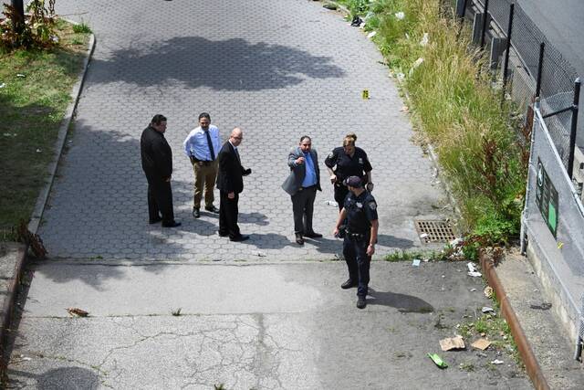 当地时间6月20日，美国纽约发生一起枪击案，造成1人死亡、8人受伤。图/IC photo