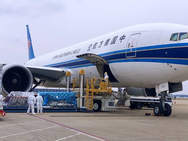 南航开通首条重庆-迪拜“客改货”航线