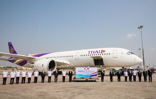 2021年2月24日，泰国订购的首批中国科兴新冠疫苗运抵曼谷素万那普机场。新华社记者张可任摄