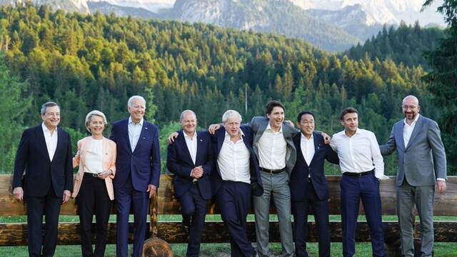 G7峰会领导人合照