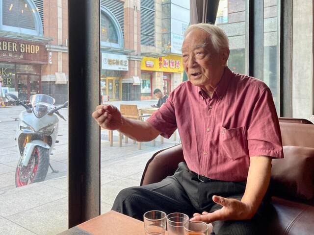 6月28日，胡小石接受新华社记者采访。新华社记者孙晓宇摄