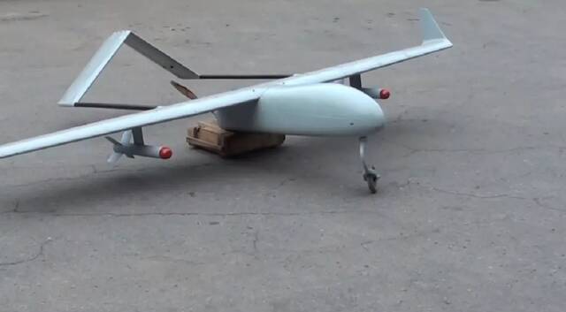↑一架装载爆炸物的乌军无人机被卢甘斯克地区民兵组织拦截