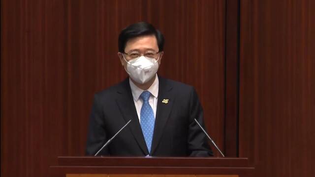 李家超出席任内首次立法会行政长官答问会