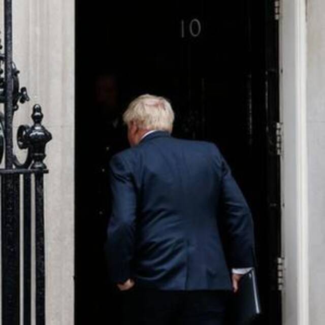 约翰逊辞去英国保守党党首和首相职务