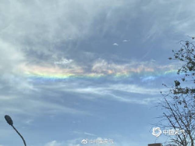 好运！北京七彩祥云扮靓天空