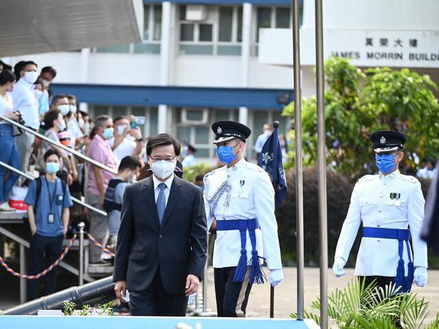 港媒：香港警察学院结业会操转用中式步操，李家超出席检阅