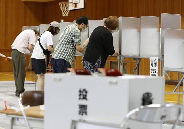 ↑三年一度的日本参议院选举投票开始