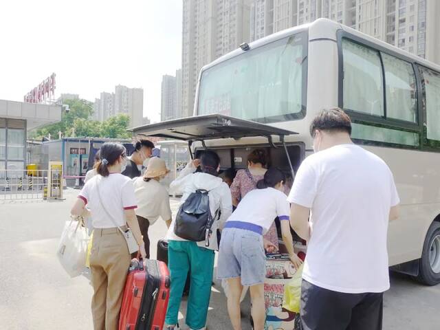 安徽怀远突现151例初筛阳性，多地医护紧急驰援当地采样