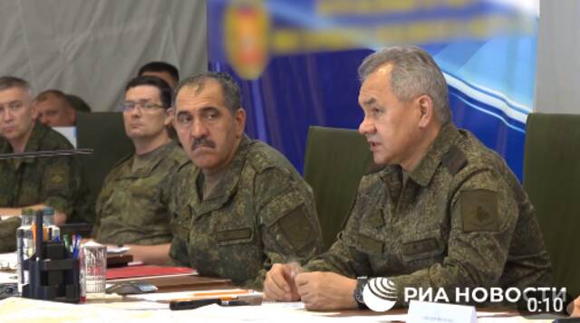 一月三次！俄公布防长视察对乌行动部队视频，“优先摧毁远程导弹”