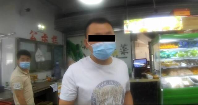 被抓获的哄抬物价犯罪嫌疑人